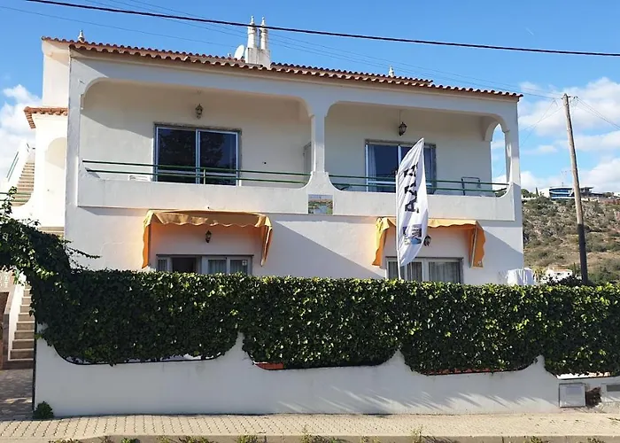 Aaa Apartments